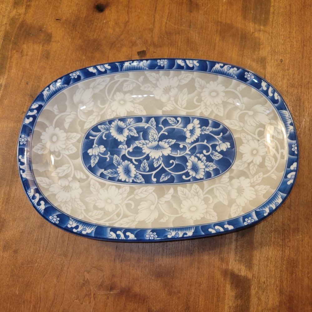Cheng's 11"‎ Oval White Porcelain Platters White, Blue And Gray Flowers